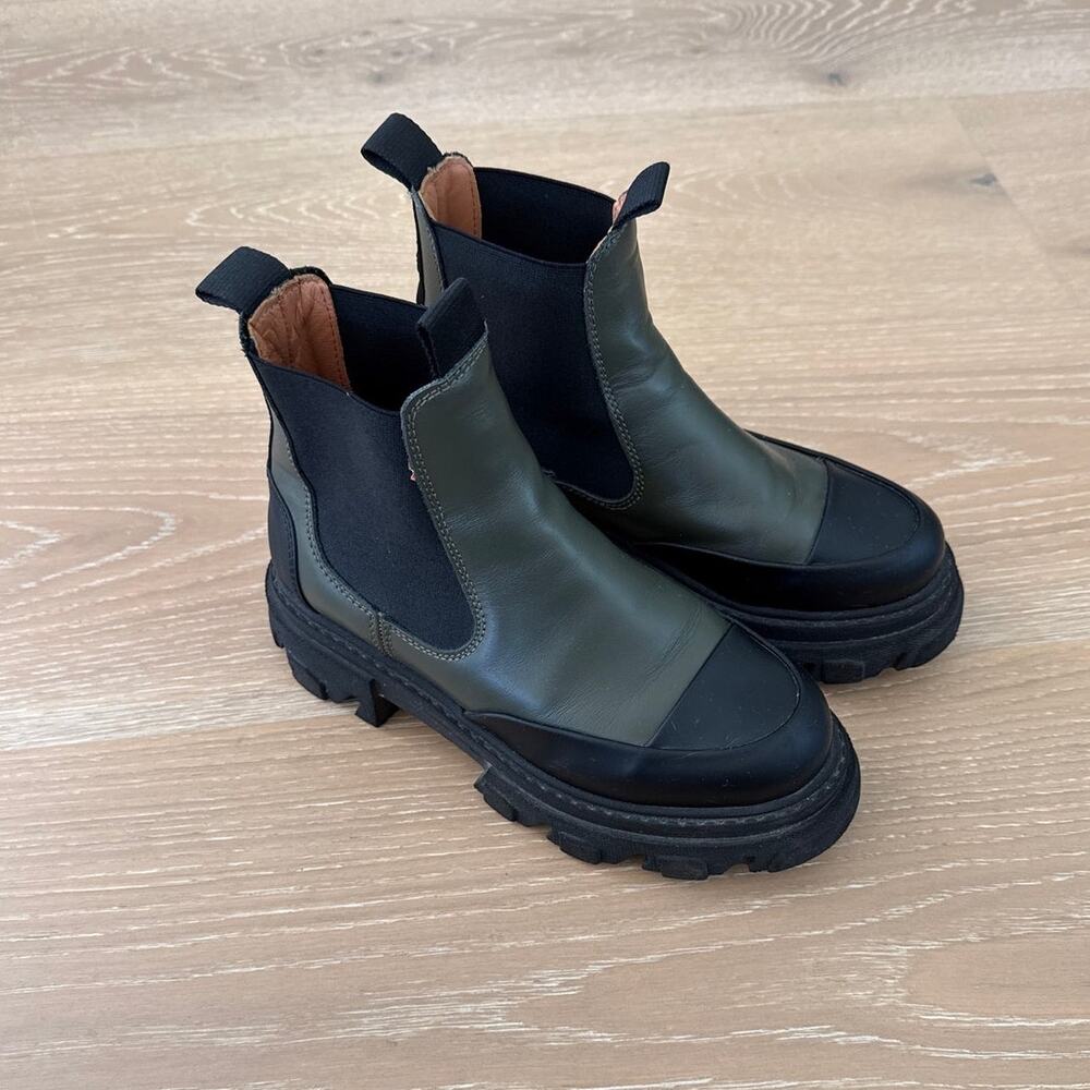 Ganni Chelsea Boots Lug Sole Size EU 37 Green Black